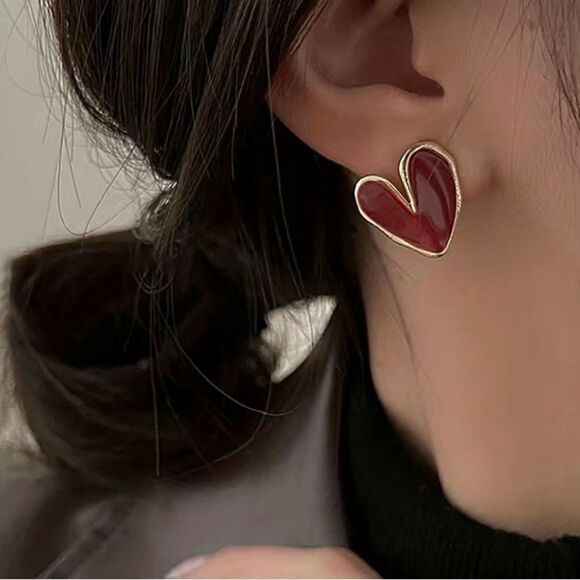 🔅🆕 ✨Elegant Classic Gold Rim Heart Enamel Earrings available in: 💙 🤍 ❤️ 💜✨ - Picture 4 of 10
